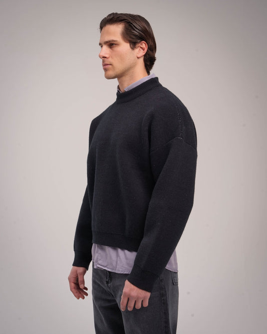 BLACK KNIT SWEATER