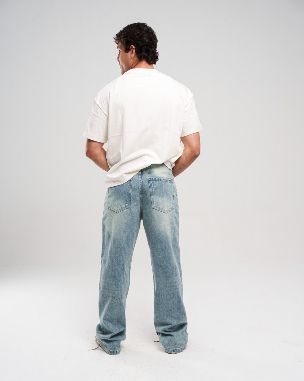 LIGHT BLUE REGULAR JEANS
