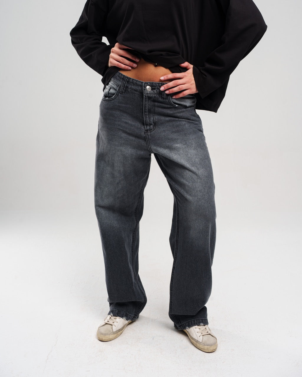 WASHED BLACK REGULAR JEANS