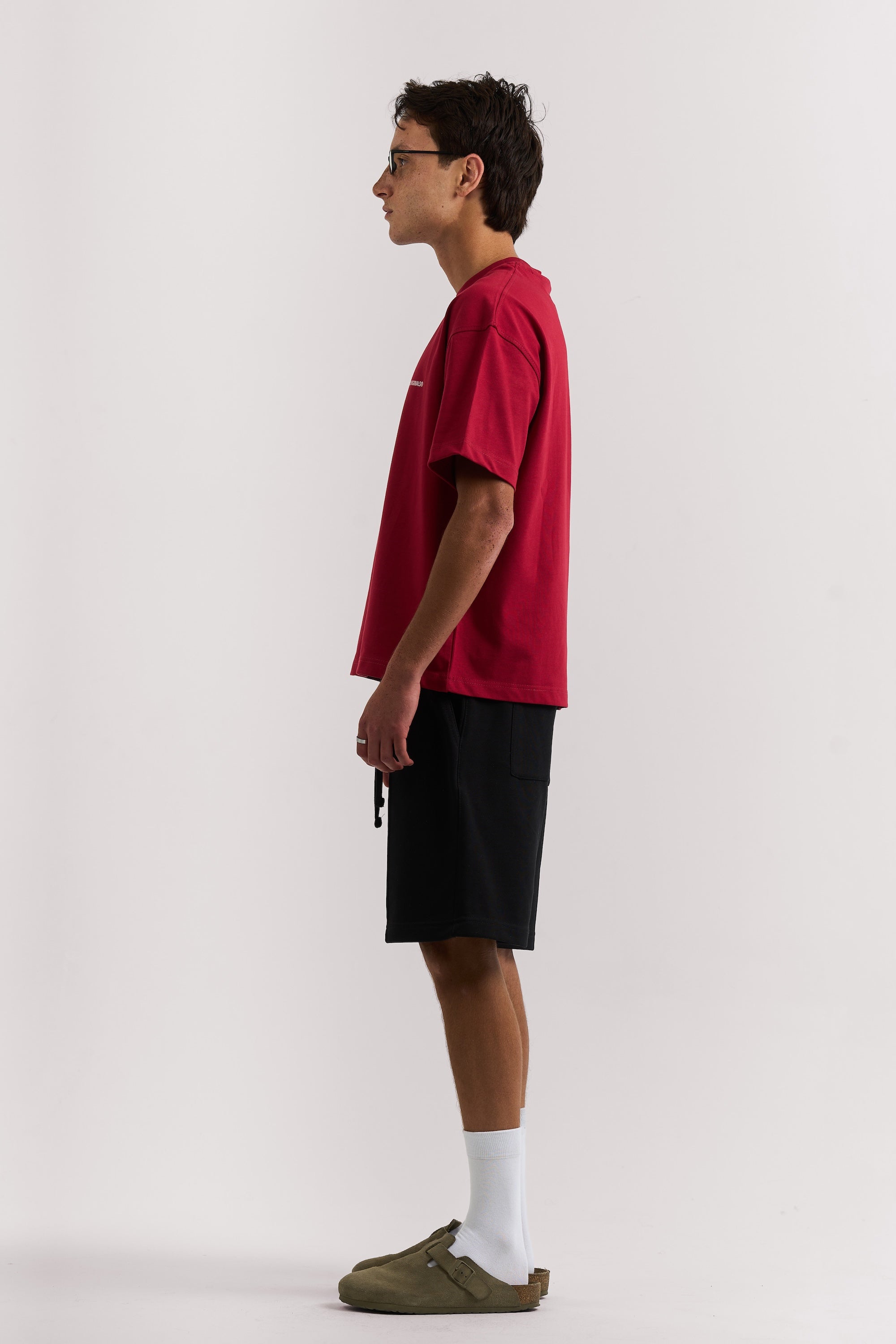 BURGUNDY BASIC T-SHIRT