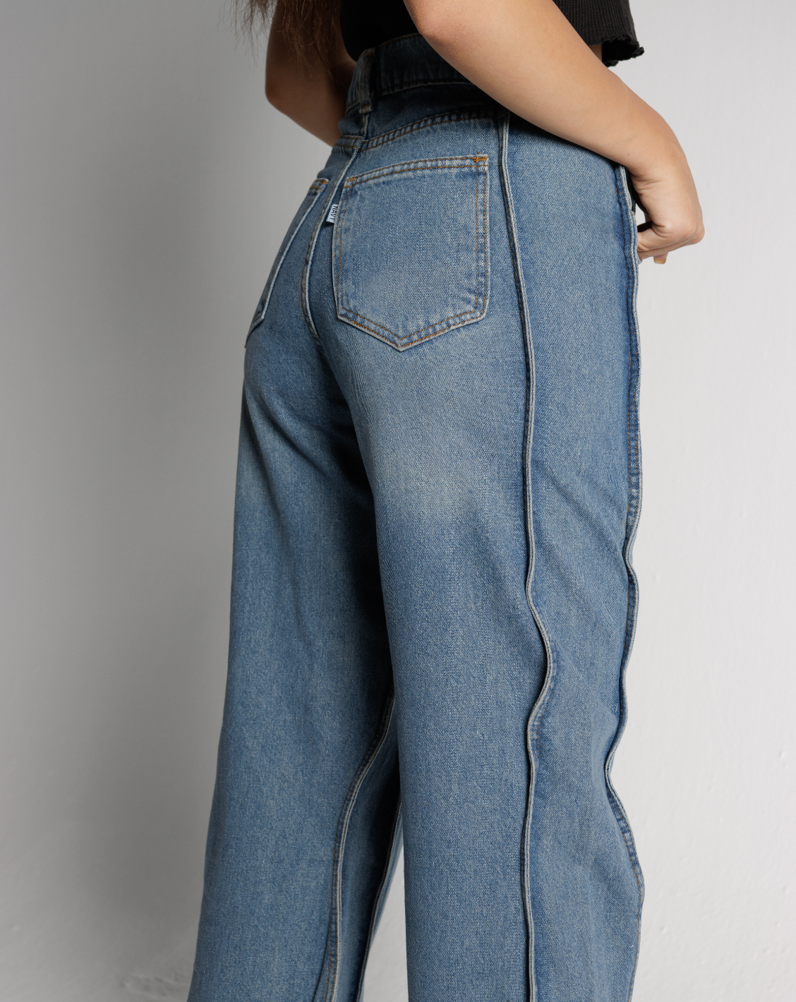 010 LIGHT UNISEX WAVY JEANS