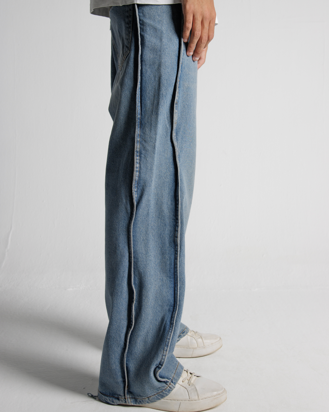 010 LIGHT UNISEX WAVY JEANS