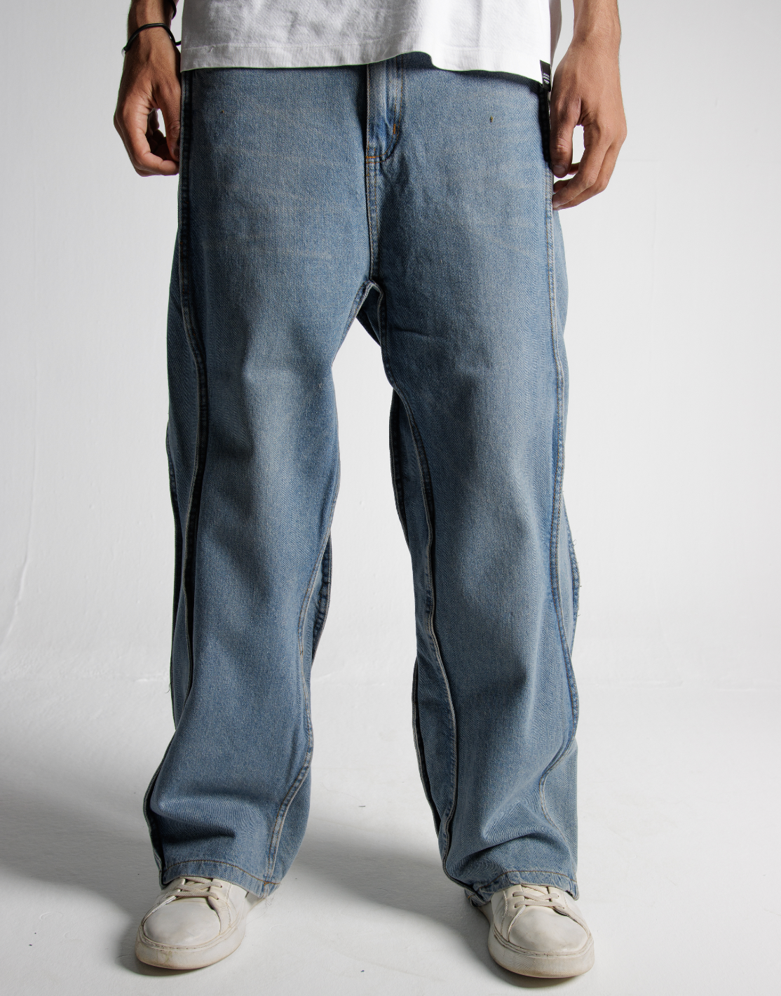010 LIGHT UNISEX WAVY JEANS