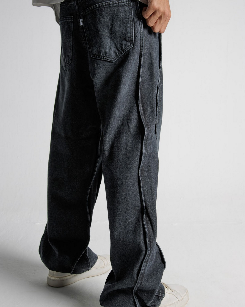 010 BLACK UNISEX WAVY JEANS