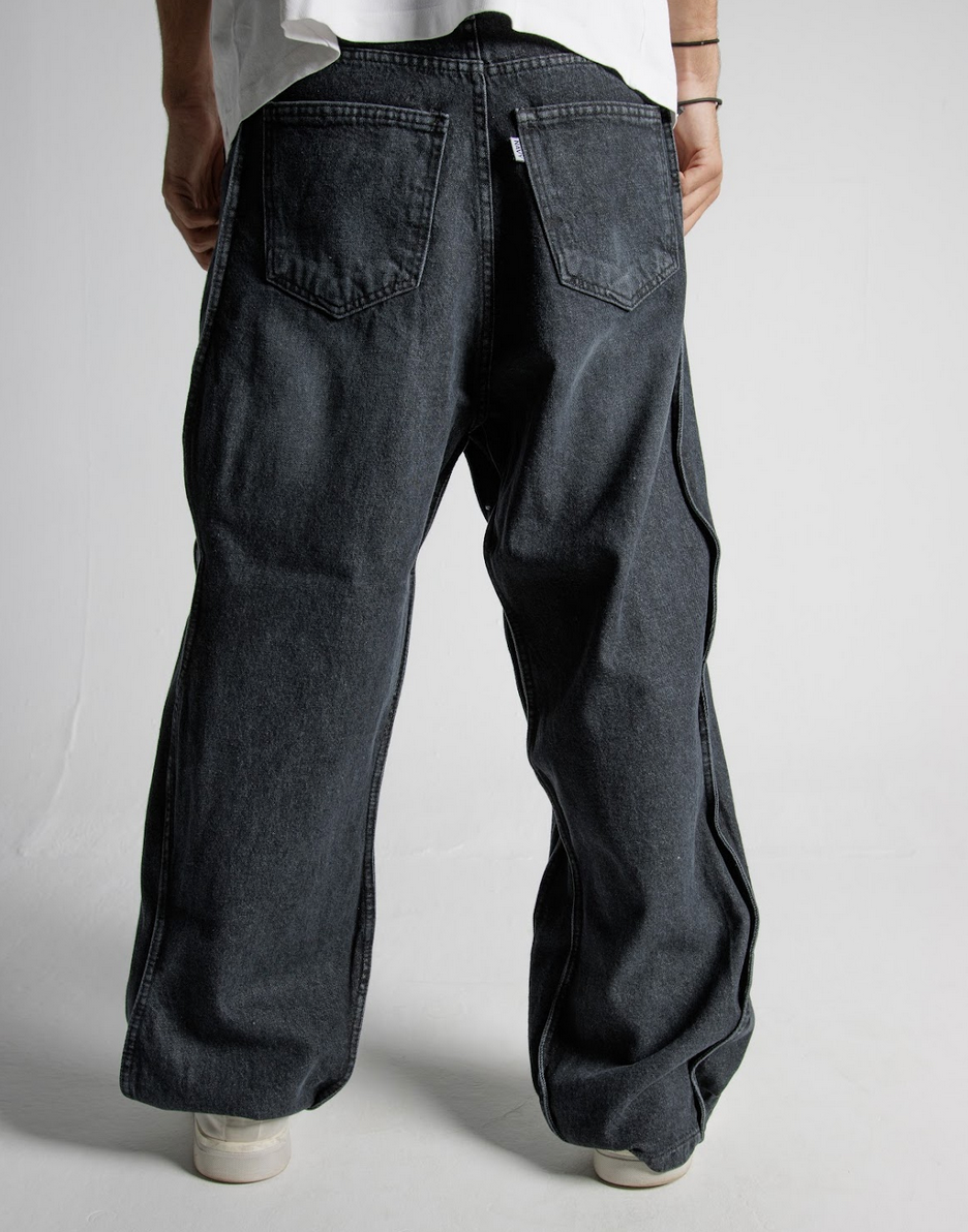 010 BLACK UNISEX WAVY JEANS