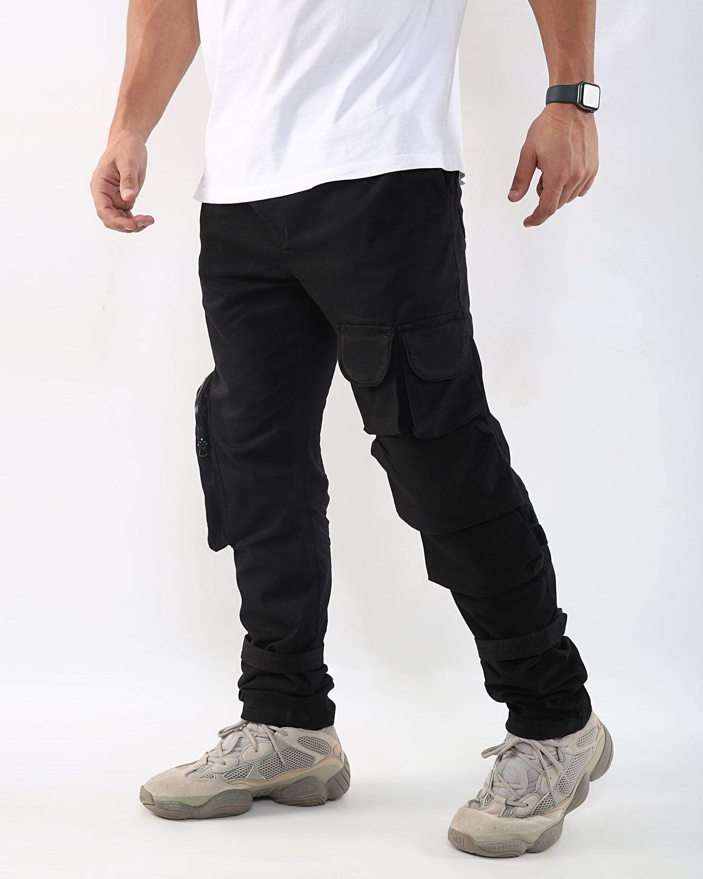 007 Black Cargos