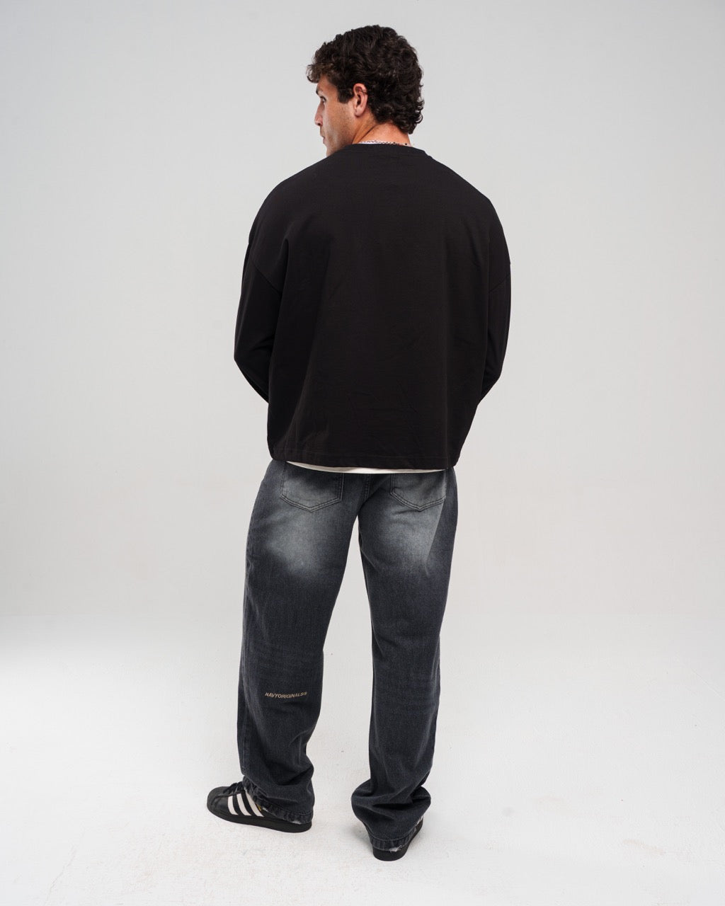 WASHED BLACK REGULAR JEANS
