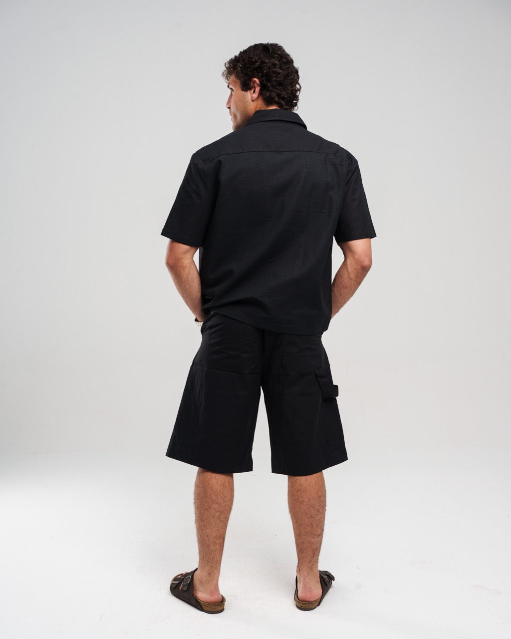 BLACK SHORT SLEEVE SHIRT