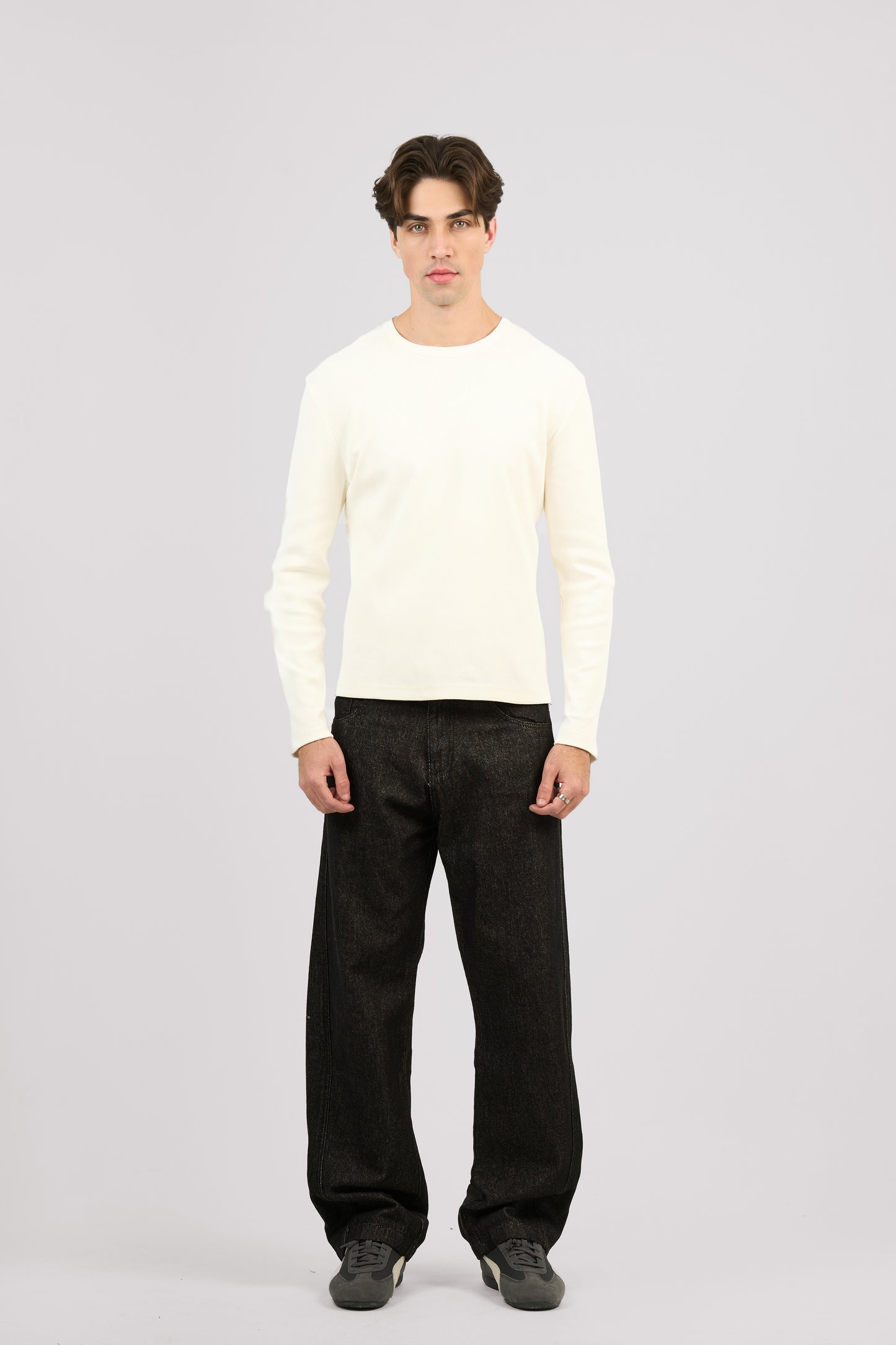 WHITE LONG SLEEVE RIBBED TSHIRT