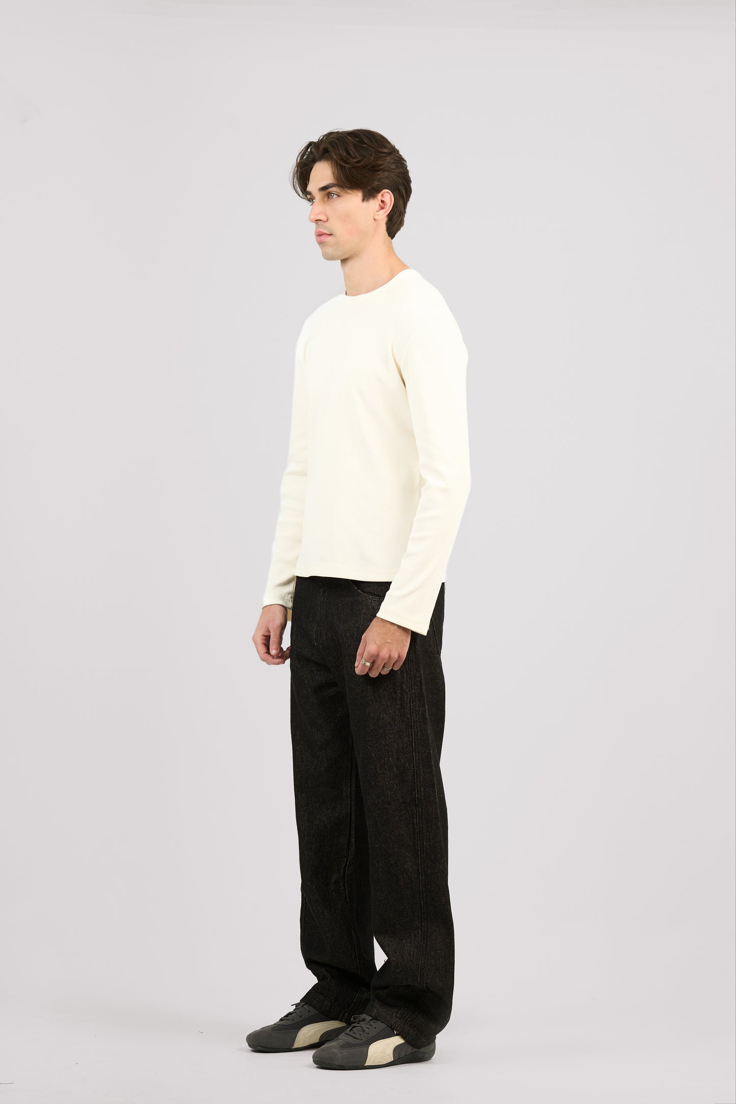 WHITE LONG SLEEVE RIBBED TSHIRT