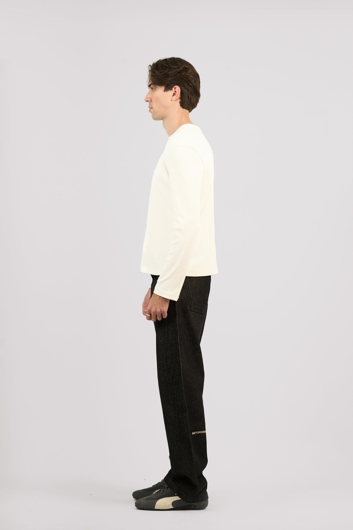WHITE LONG SLEEVE RIBBED TSHIRT