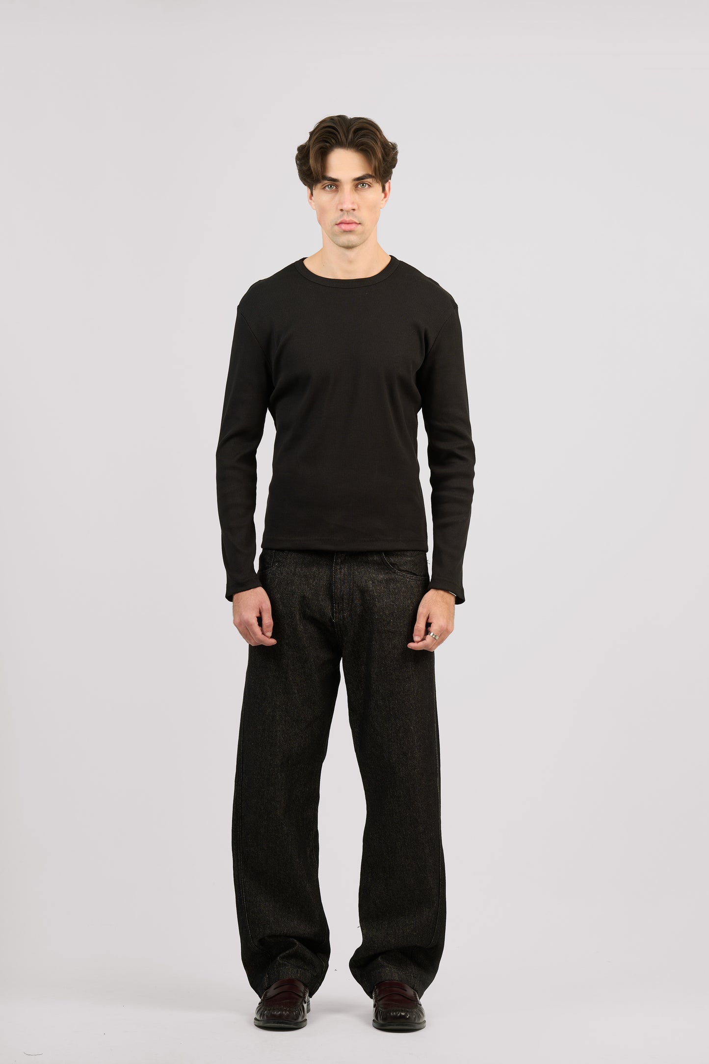BLACK LONG SLEEVE RIBBED TSHIRT