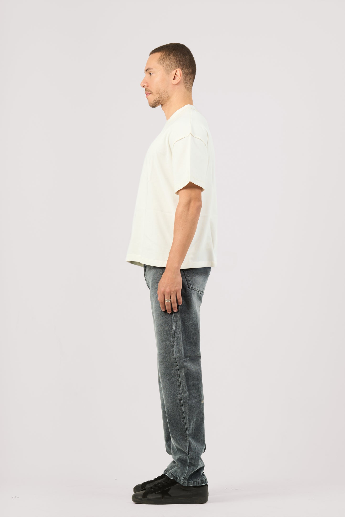 GREY REGULAR JEANS