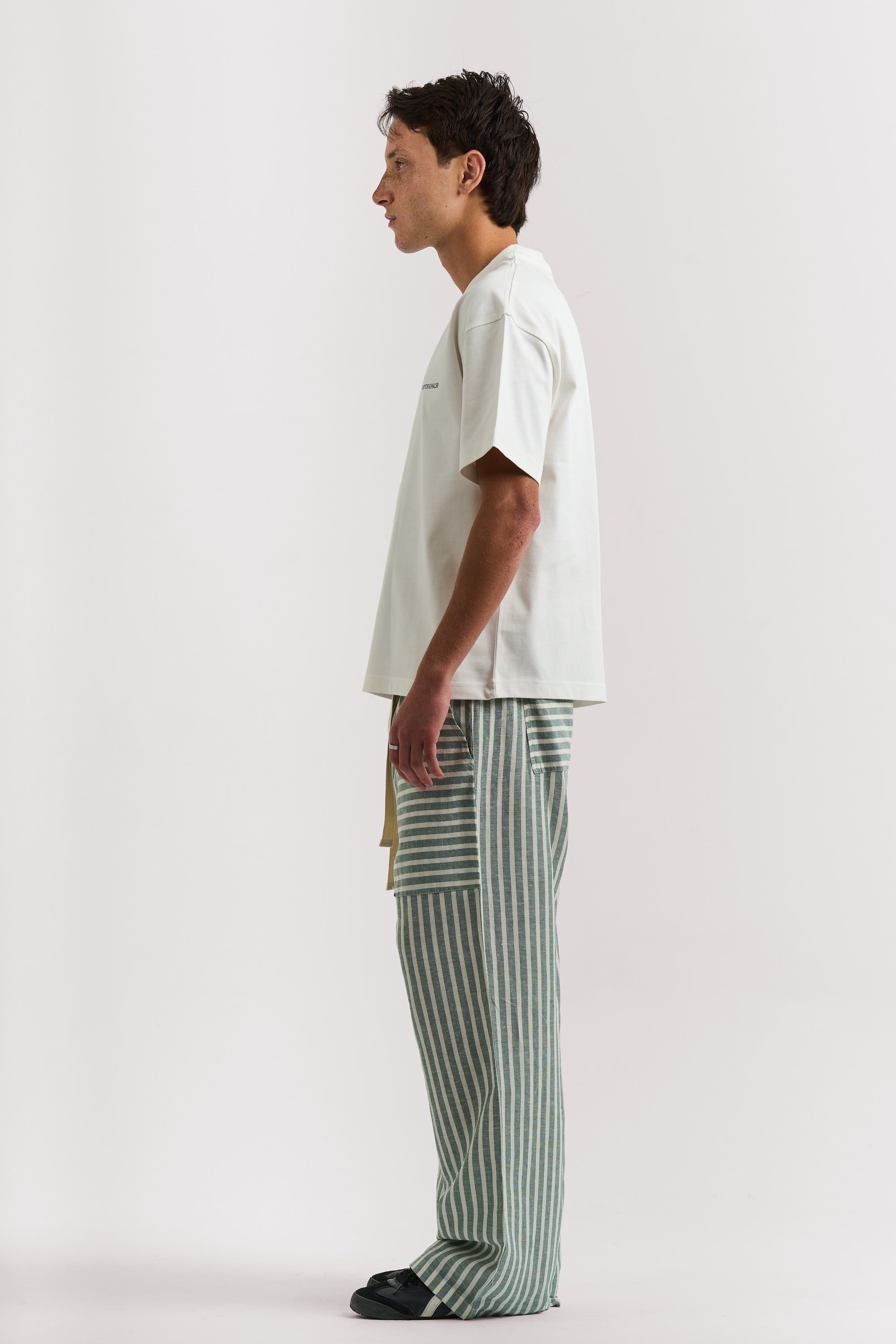 WHITE BASIC T-SHIRT