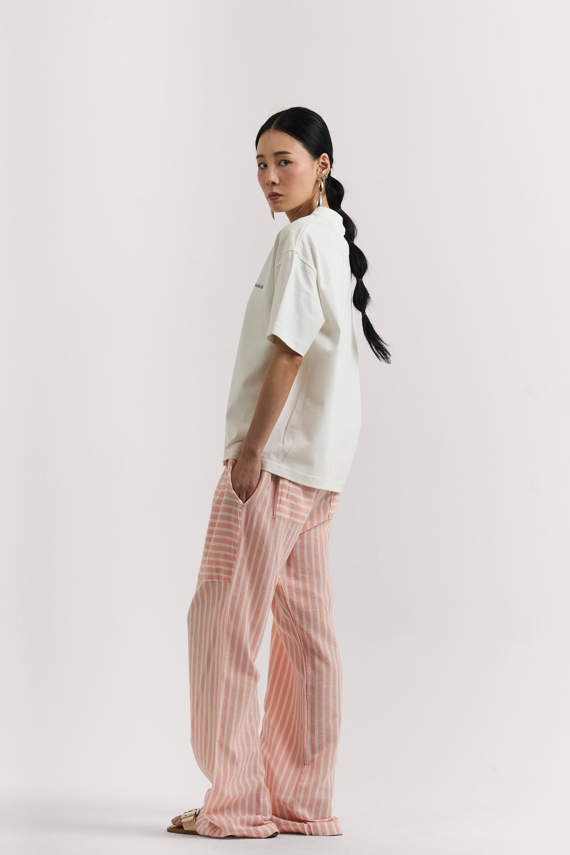 WHITE BASIC T-SHIRT