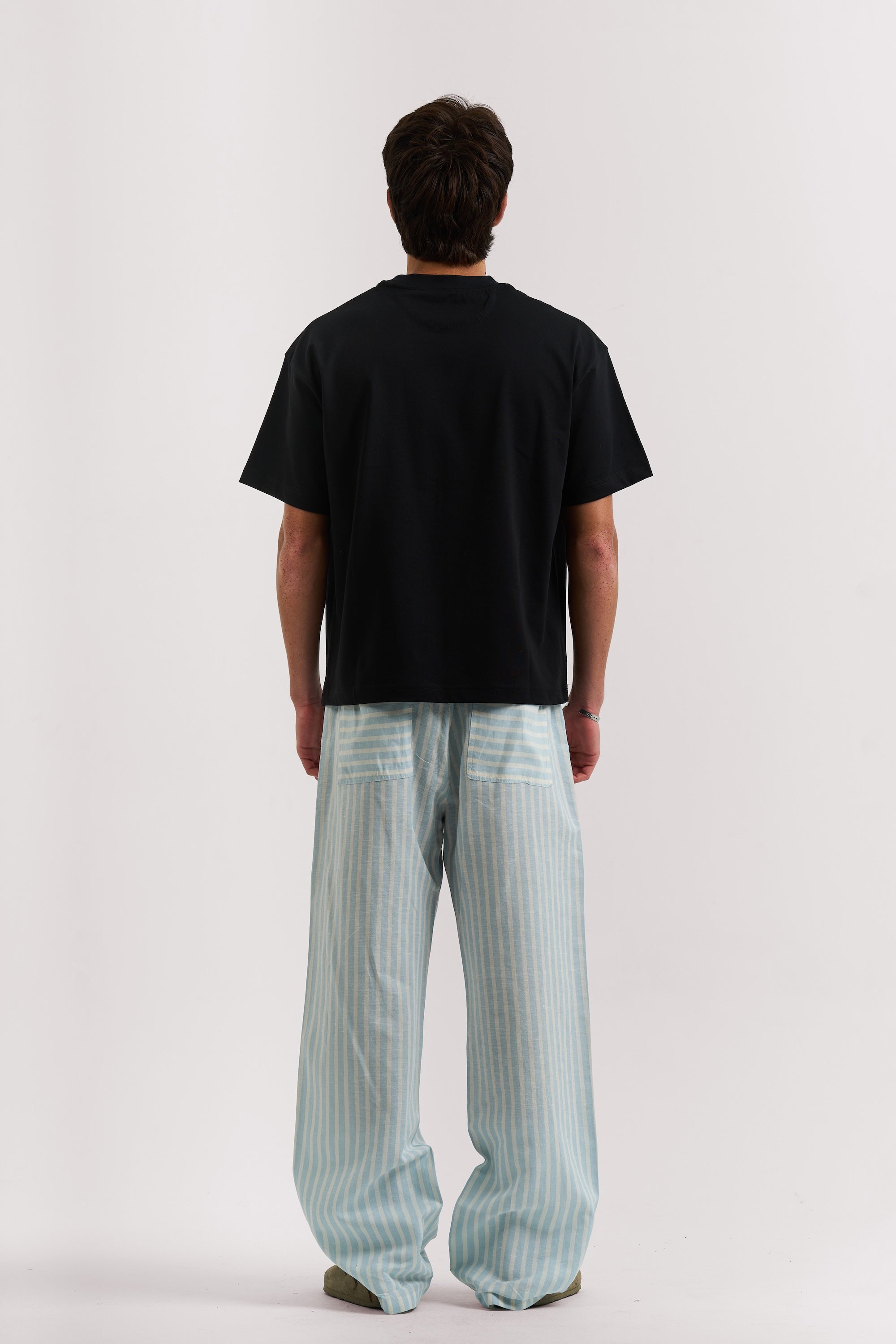 BLACK BASIC T-SHIRT