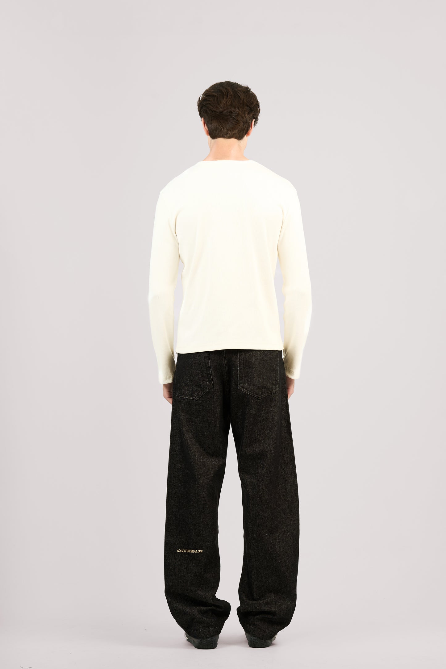 WHITE LONG SLEEVE RIBBED TSHIRT